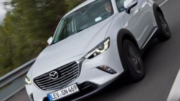 Mazda CX-3 SKYACTIV-G (2015) - widok z przodu