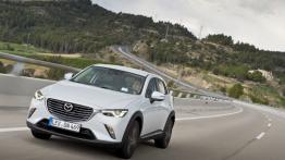 Mazda CX-3 SKYACTIV-G (2015) - widok z przodu