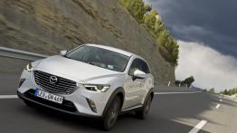 Mazda CX-3 SKYACTIV-G (2015) - widok z przodu