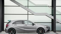 Mercedes A 250 Motorsport Edition (W 176 Facelifting) 2016 - prawy bok