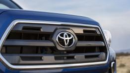Toyota Tacoma II Facelifting Limited (2016) - grill
