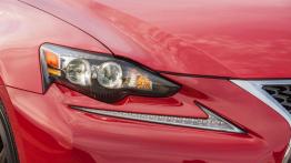 Lexus IS 200t F Sport (2016) - prawy przedni reflektor - wyłączony