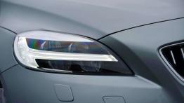 Volvo V40 FL (2016) - prawy przedni reflektor - w??czony