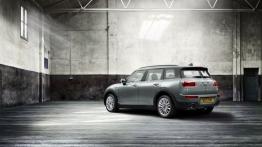 Mini Clubman II Cooper D (2016) - widok z tyłu