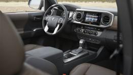 Toyota Tacoma II Facelifting Limited (2016) - widok ogólny wnętrza z przodu