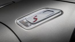 MINI Cooper S Clubman (2016) - emblemat boczny