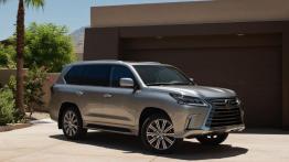 Lexus LX 570 Facelifting (2016) - widok z przodu