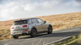 MINI Cooper S Clubman (2016) - widok z tyłu