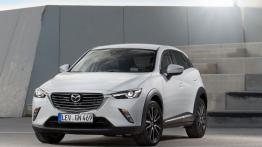 Mazda CX-3 SKYACTIV-G (2015) - widok z przodu