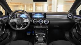 Mercedes-Benz Klasa A Sedan (2018) - pełny panel przedni