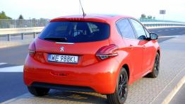 Peugeot 208 I Hatchback 5d Facelifting 1.6 BlueHDi 100KM 74kW 2015-2019