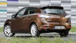 Mazda 3 hatchback 2012 - widok z tyłu