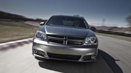 Dodge Avenger R/T 2012 - przód - reflektory wyłączone