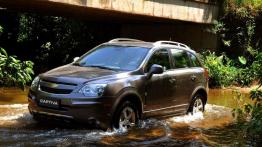 Chevrolet Captiva Sport 2012 - przód - reflektory wyłączone