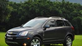 Chevrolet Captiva Sport 2012 - lewy bok