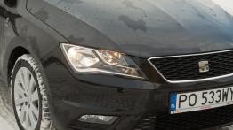 Seat Toledo IV 1.4 TSI 122KM - galeria redakcyjna (2) - prawy przedni reflektor - włączony