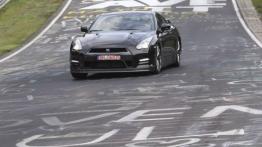 Nissan GT-R 2013 - widok z przodu