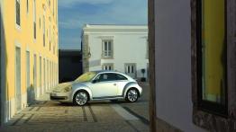 Volkswagen Beetle 2012 - lewy bok