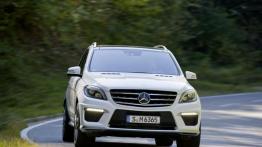 Mercedes ML63 AMG 2012 - widok z przodu