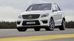 Mercedes ML63 AMG 2012 - widok z przodu