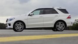 Mercedes ML63 AMG 2012 - prawy bok