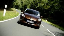 Mazda 3 hatchback 2012 - widok z przodu