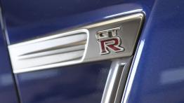 Nissan GT-R 2013 - emblemat boczny