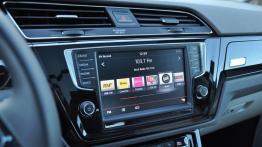 Volkswagen Touran 2.0 TDI 150 KM (wnętrze) - galeria redakcyjna - nawigacja gps