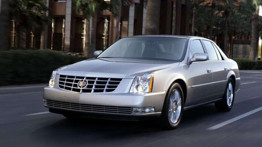 Cadillac DTS 4.6 i V8 275KM 202kW 2005-2011