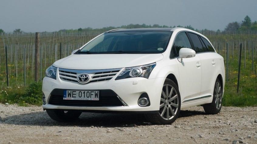 Toyota Avensis III Wagon Facelifting 2.2 D-4D 150KM 110kW 2012-2015