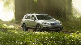 Subaru Outback 2015 - widok z przodu