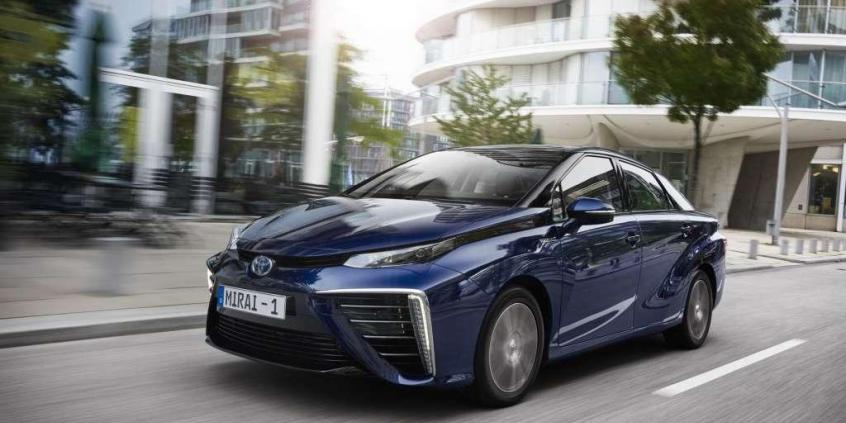 Toyota Mirai - samochód napędzany wodorem pierwszy raz w Polsce na Fleet Market 2015