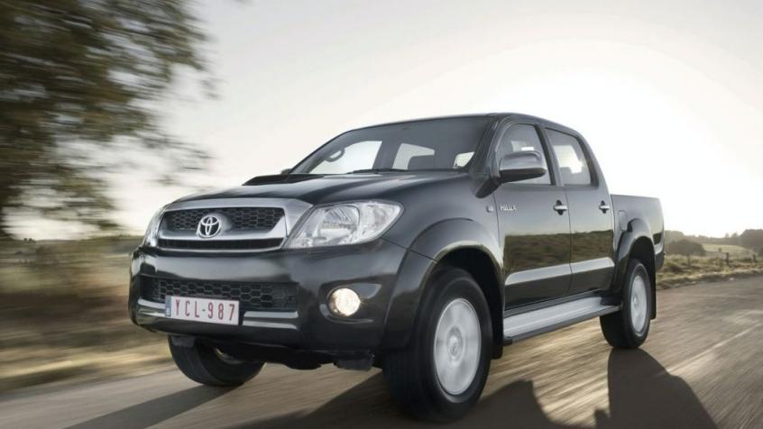 Toyota Hilux VII Podwójna kabina 2.5 D-4D 4x4 144KM 106kW 2010-2016