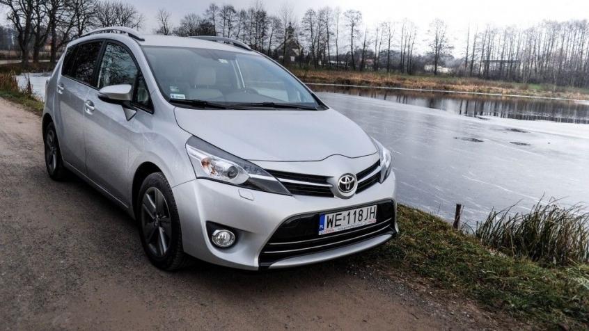 Toyota Verso Minivan Facelifting 2.2 D-CAT 150KM 110kW 2013-2018