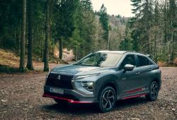 Mitsubishi Eclipse Cross SUV PHEV Facelifting