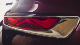 Citroen DS Wild Rubis Concept (2013) - lewy tylny reflektor - włączony