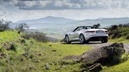 Jaguar F-Type V6S Rhodium Silver - widok z tyłu