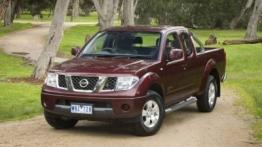 Nissan Navara III King Cab Facelifting 2.5 D 140KM 103kW od 2013