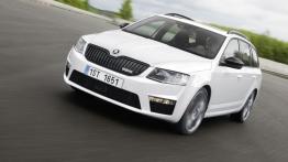 Skoda Octavia III RS Kombi (2013) - widok z przodu