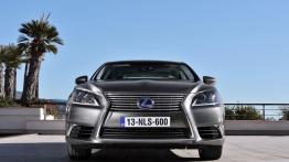 Lexus LS 600hL (2013) - widok z przodu