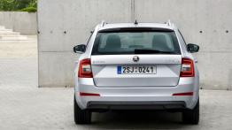 Skoda Octavia III kombi (2013) - widok z tyłu