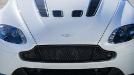 Aston Martin V12 Vantage S (2013) - przód - reflektory wyłączone