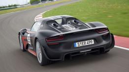 Porsche 918 Spyder Concept (2013) - widok z tyłu