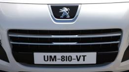 Peugeot 3008 HYbrid4 - grill