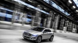 Mercedes GLA Concept (2013) - widok z przodu