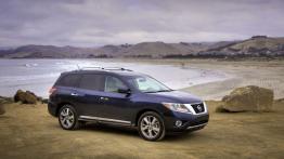 Nissan Pathfinder 2013 - prawy bok
