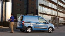 Ford Transit Courier (2013) - widok z tyłu