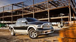 Ram 1500 (2013) - prawy bok