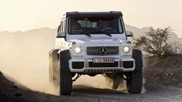 Mercedes G63 AMG 6x6 (2013) - widok z przodu