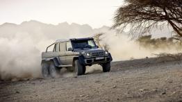 Mercedes G63 AMG 6x6 (2013) - widok z przodu